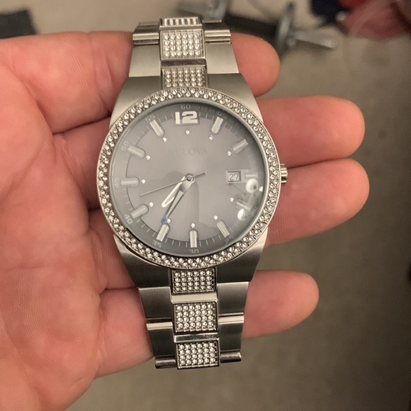Bulova Crystal watch - Picture 2 of 3